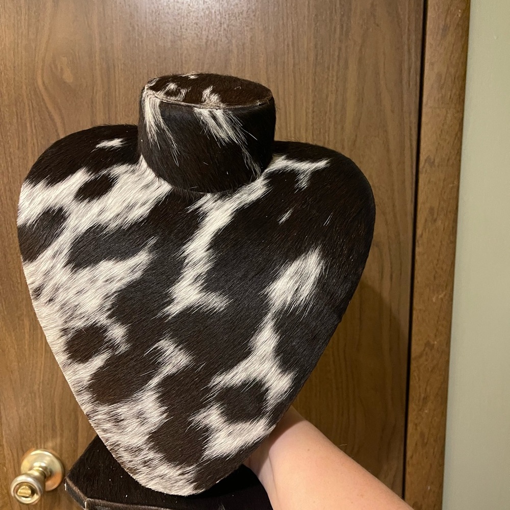 Western Cowhide neck pad display